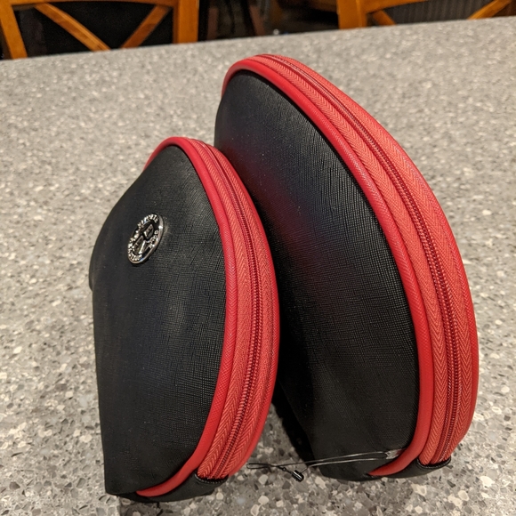 Kenneth Cole Reaction Travel/Make-up case set - Picture 3 of 6